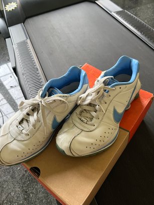 White/blue Nike Womens Shoes