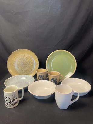 2 Plates, 4 Mugs, 3 Bowls