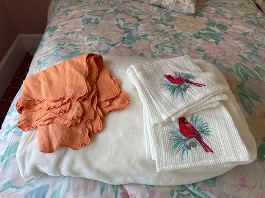 Linen Napkins, Blanket, Dish Towels   (Bdrm)
