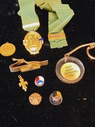 Lot Of 8 Asst'd Pins,medallions & Key Chain