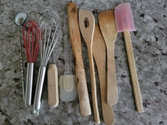 Assorted Kitchen Utencils