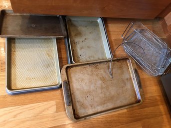 Baking Trays And Steamer Basket
