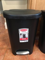 Rubbermaid Trash Bin With Hands-Free Lid- #1