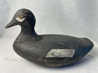 Wooden Carved Decoy Duck Hand Painted    (L)