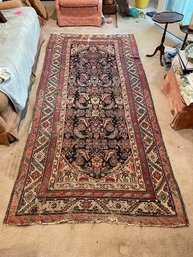 Oriental Rug Antique     (B)