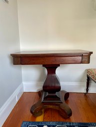 Mahogany End Table W/ Drawer   (L)