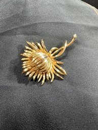 Trifari Dendelion Gold Tone Costume Pin