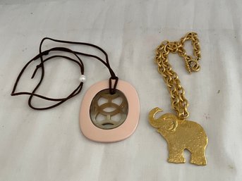 Gold-tone Elephant Necklace, Tortoise Colored Necklace   (Lc)