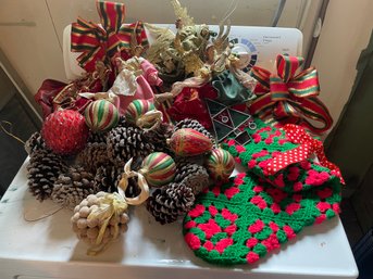 Bows, Angels, Ornaments, Pinecones, Stocking