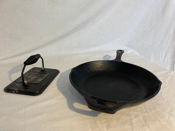 Lodge Cast Iron Pan & Grill Press   (K)