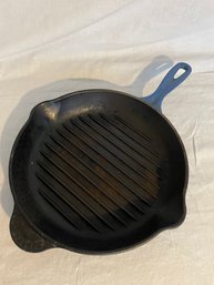 Le Creuset Skillet    (K)