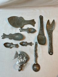 T W Pewter Measuring Spoons, Hook, Utensils    (K)