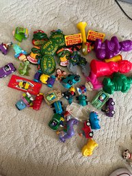 Ninja Turtle Toys And Other Small Toys (sr)