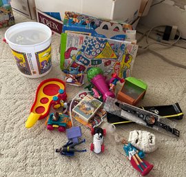 McDonalds Boxes, Bags, And Toys (sr)