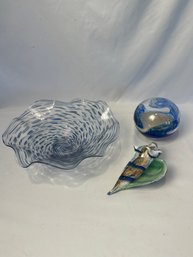 Bowl, Shell, And Sand-globe Lot