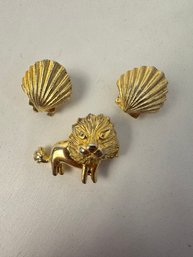 Mimi Di N Lion Mini Belt Buckle 1978 And Two Jeannie Bouchever Shell Belt Buckles (1 Broken)