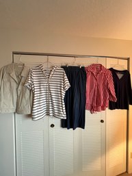 4 Womens Tops & 1 Pair Of Pants D&co, Anne Klein, And Koret