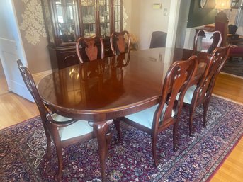 Thomasville  Dining Table & Chairs