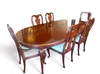 Thomasville  Dining Table & Chairs