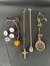 4 Necklaces, 4 Cardinal Buttons