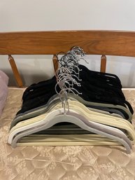 50 Velvet Coat Hangers