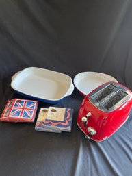 Kitchenmix Toaster, Assorted Platters & Napkins  (k)