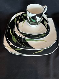 Mikasa 88 Piece Dinnerware Set     (MB)