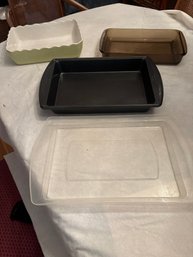 Casserole Dishes And Baking Pan With Cover