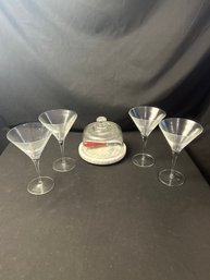 Cheese Board With Knife (1) And Martini Glasses (4) (DR)