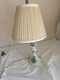 White Glass Plant Table Lamp (k)