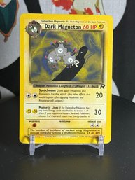Pokemon Vintage 2000 Team Rocket Dark Magneton