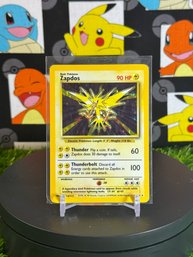 Vintage Pokemon 1999 BASE SET ZAPDOS HOLO