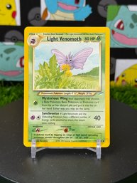 Pokemon Vintage Neo Destiny 2002 Light Venomoth