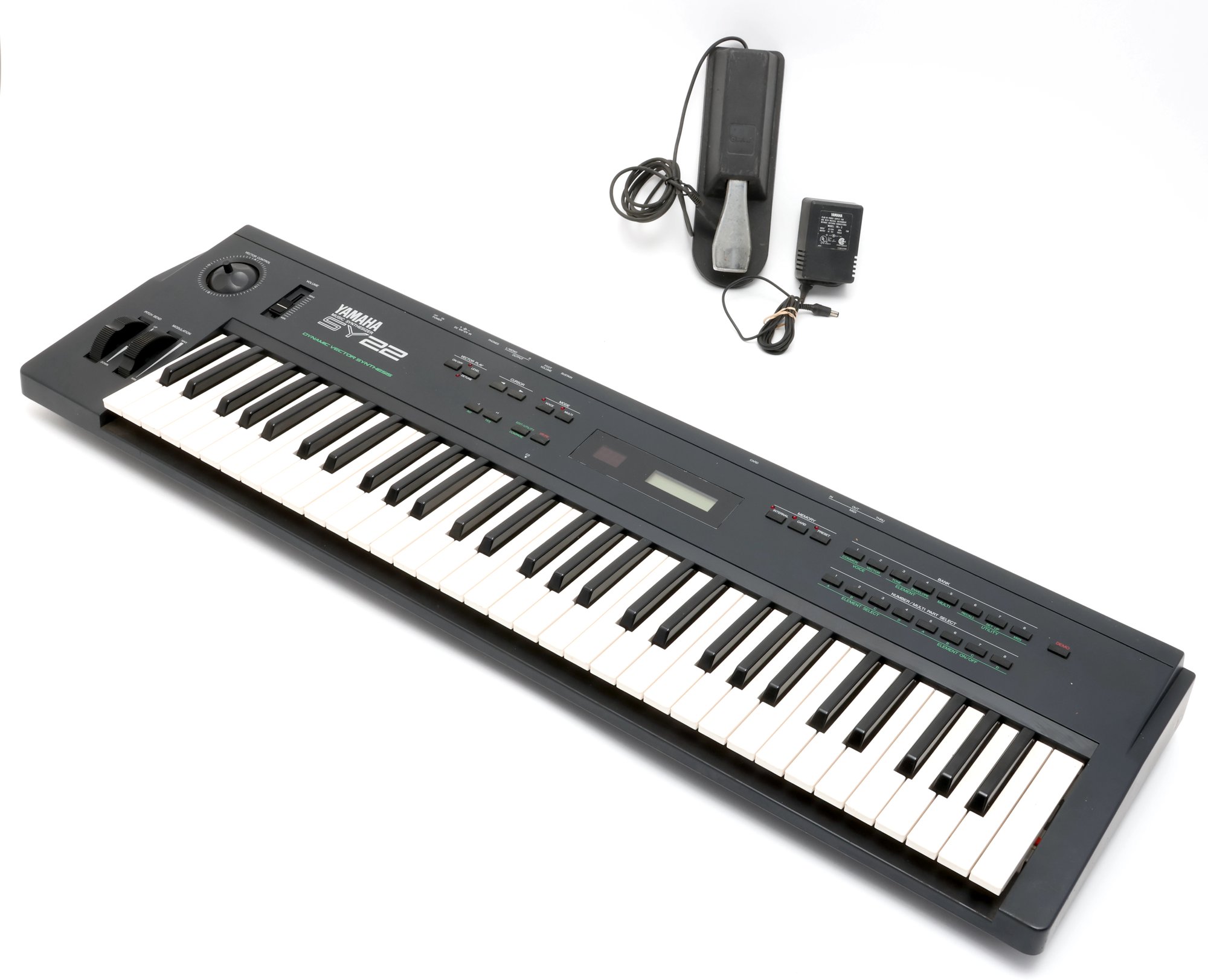 Yamaha SY22 Synthesizer W/Sustain Pedal #131812 | Auctionninja.com