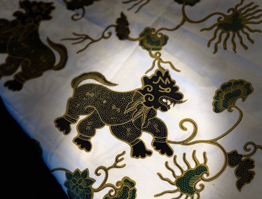 INDONESIA White Hand Block Batik Cotton Featuring Gold And Green Lions, Griffons 2