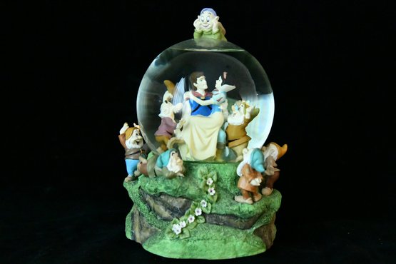 Snow White Musical Snow Globe
