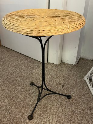 Round Wicker Side Table With Metal Legs