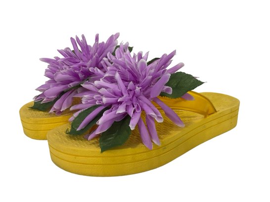 Donnabella Yellow Sandals Size 6