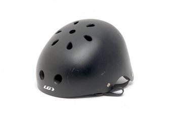 Black Skateboard Helmet