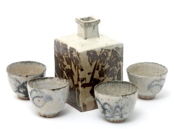 Hamada Shoji (1894-1978)  A Stoneware Vase  Showa Period Saki / Tea Set