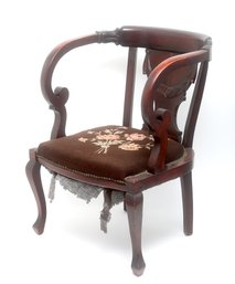 Queen Anne Style Mahogany Arm Chair