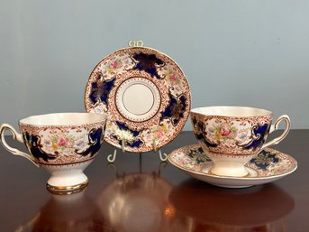 Pair Of Vintage Salisbury English Bond China Tea Cup & Saucer