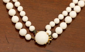 Castlecliff Vintage Milk Glass White Bead Necklace