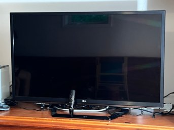 LG LED LCD Television With Stand Model 47LM6200