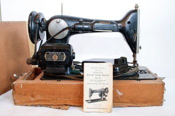Antique Singer Sewing Machine In Case