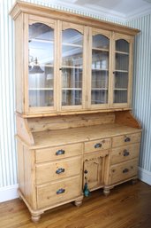 19th Century American Farmhouse Pine Hutch