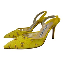 Manolo Blahnik Yellow Slingback Shoes Size 36.5 Retail $745