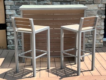 Outdoor Slat Bar With Matching Chairs