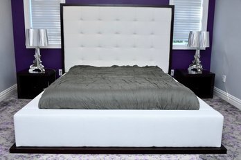 Modrest Beth Queen Modern Wenge W/White Leatherette Bed With Sleep Number Mattress