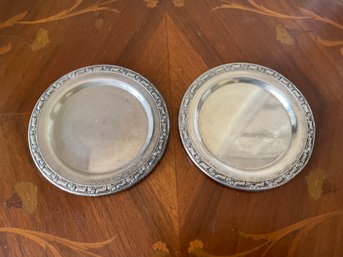 Oneida Silversmith Pair Of Small Round Plates